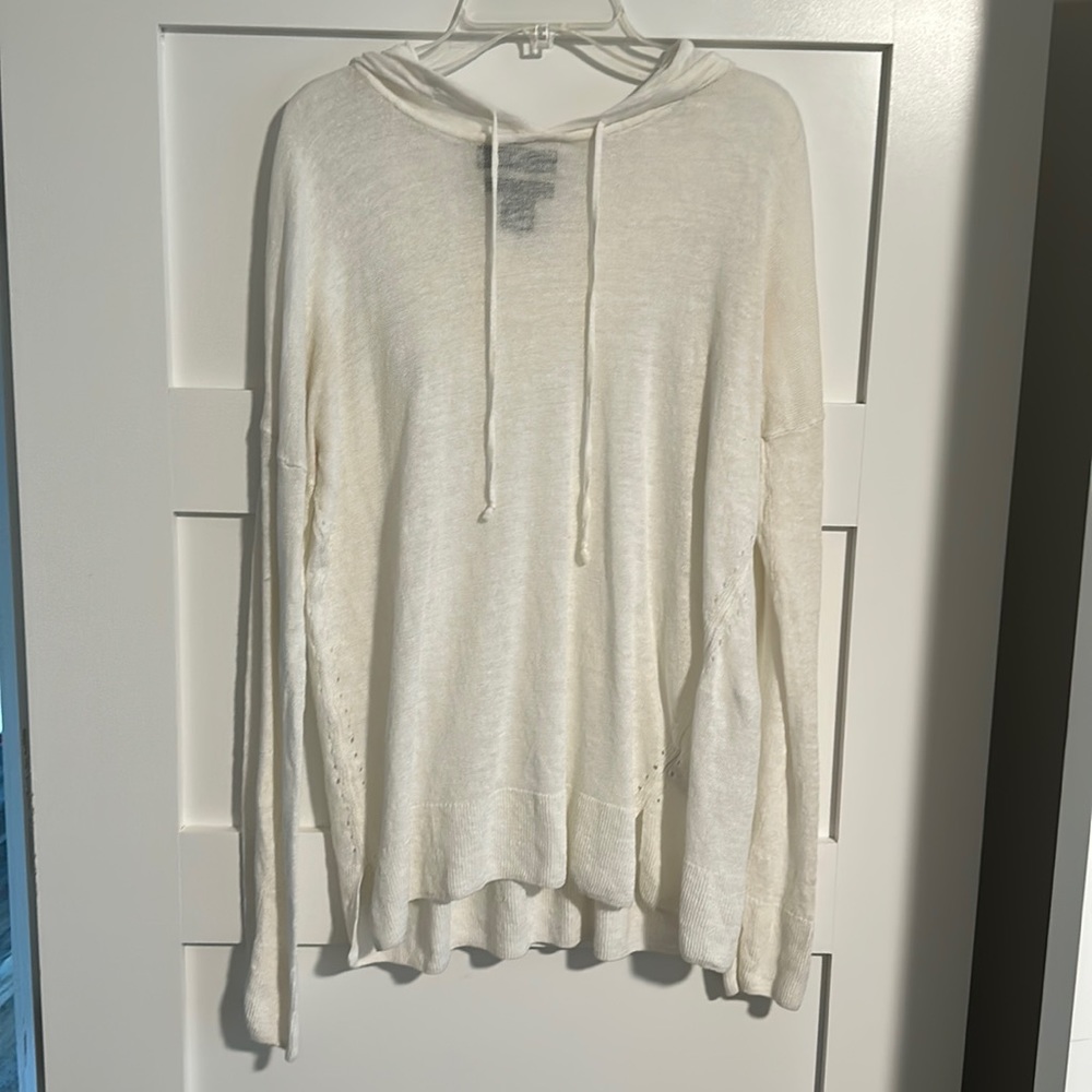 White Pullover